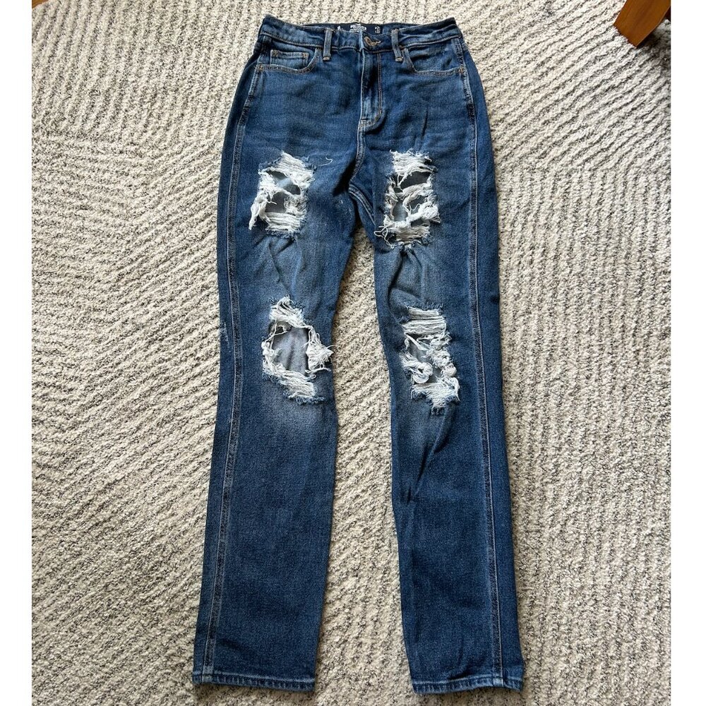 Hollister Ultra High Rise Mom Jeans!